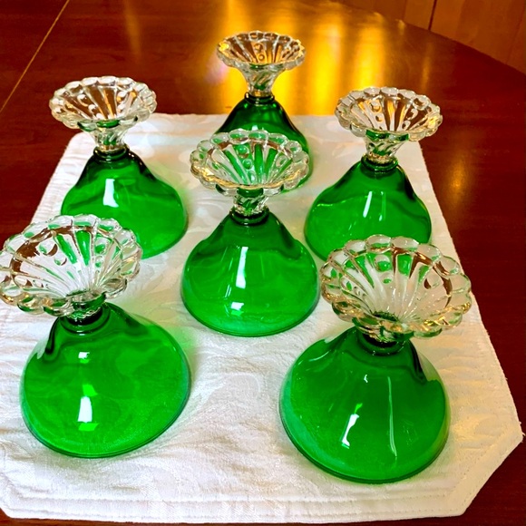 Emerald green Desert Glasses Set Of 6 Green Glasses With Clear Glass Flower Stem - Picture 7 of 8